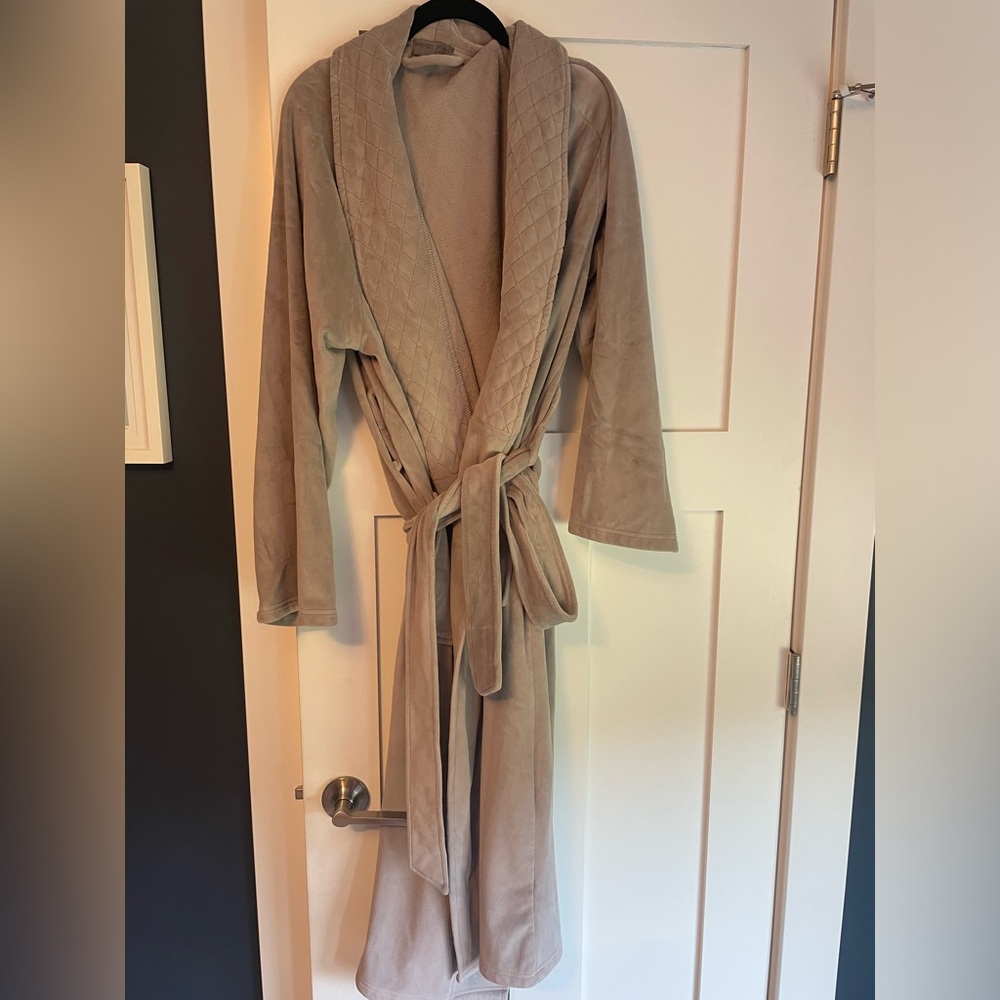 Barefoot dreams lux robe